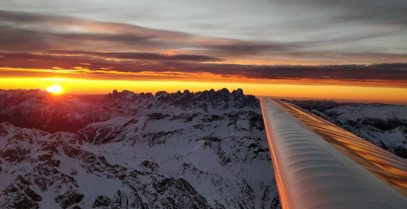 Esplorando la bellezza naturale dell'Alto Adige da un aliante