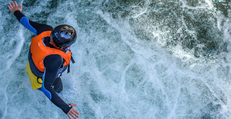 Avventura canyoning tra gole e cascate in Abruzzo
