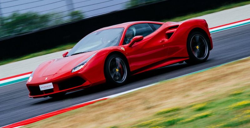 Il buono regalo per guidare una Ferrari 488 GTB in pista a Vairano 