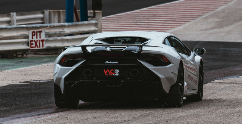 Buono regalo Lamborghini Huracán Tecnica nel Salento per appassionati di supercar