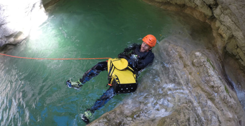 Esplorazione di gole e cascate a Seravezza