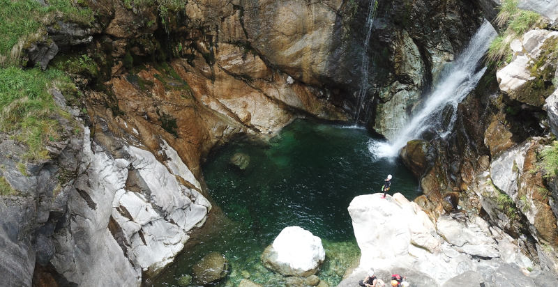 Canyoning in Valle d'Aosta tra gole e cascate