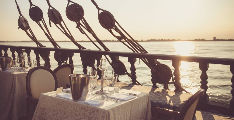 Cena romantica a bordo di una Galeone Veneziano a Venezia