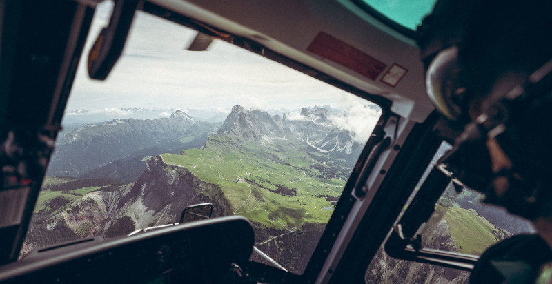volo in elicottero con vista panoramica dolomiti