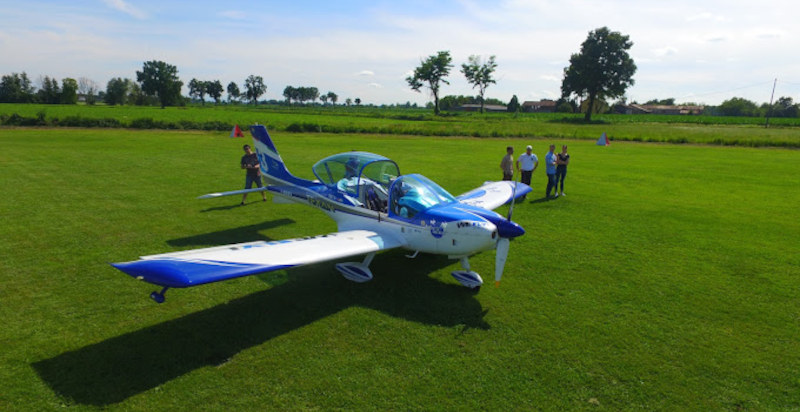 Sessione di volo con istruttore per acquisire le basi del pilotaggio