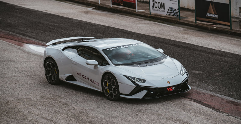 Guidare una Lamborghini Huracán Tecnica sul circuito sardo di Mores
