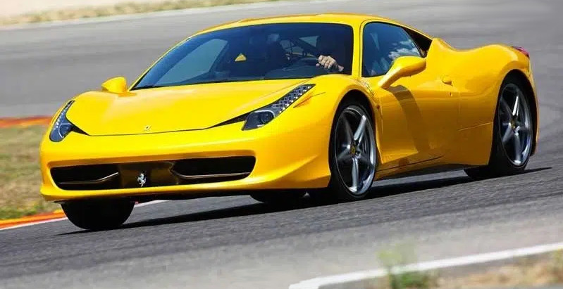 Guidare una Ferrari 458 Italia autodromo dell'Umbria Magione