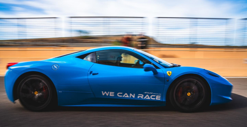 Regalo buono per guidare una Ferrari in pista a Muro Leccese