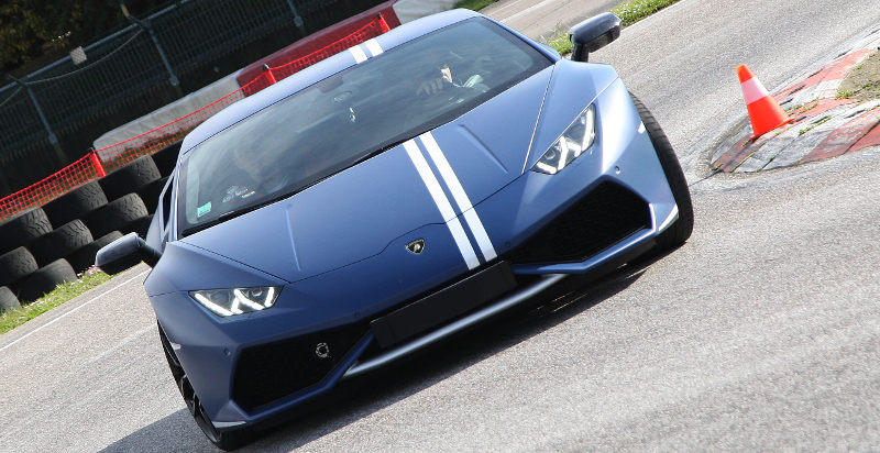 Esperienza di guida Lamborghini Avio sulla pista di Cervesina