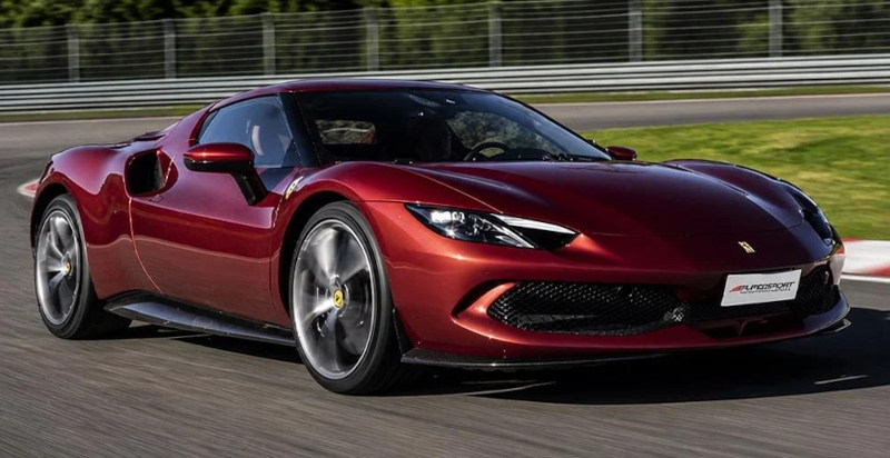 Guidare una Ferrari 296 GTB in pista a Vairano