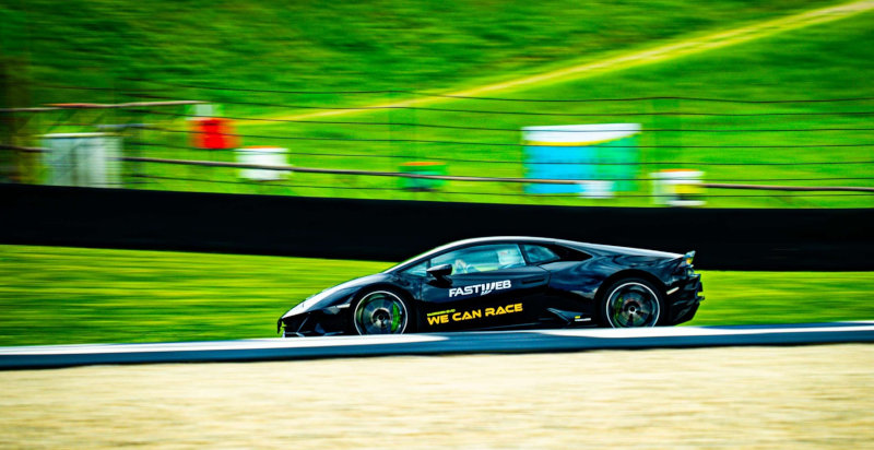 Guidare una Lamborghini sul circuito del Volturno