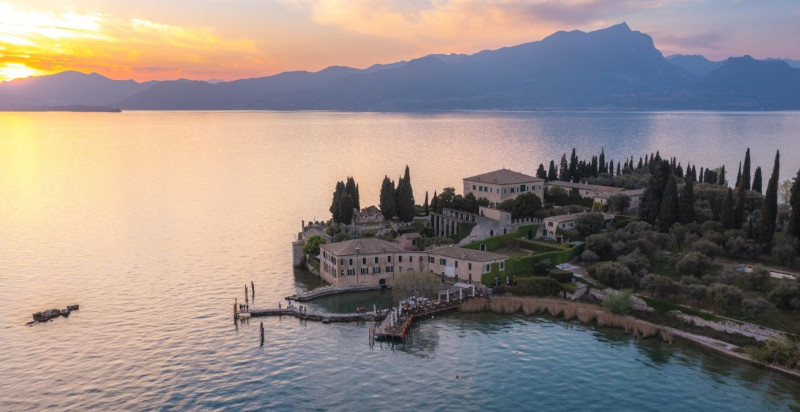 Esperienza esclusiva in elicottero sul Lago di Garda