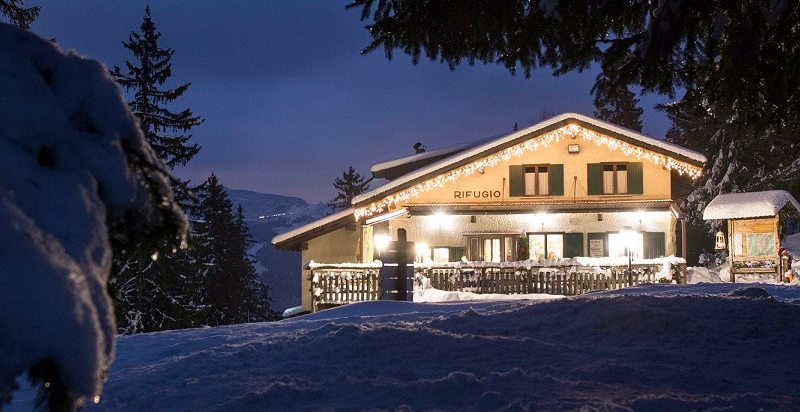 Rifugio La Montanara a Molveno in inverno