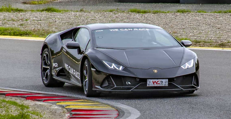 Lamborghini Huracán EVO sul circuito di Mores Sardegna