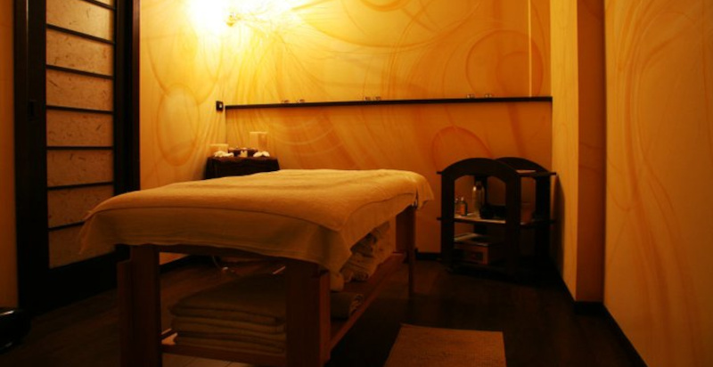 Massaggio rilassante con hot stone a Bergamo