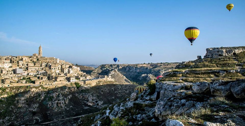 Volo panoramico sorvolando Matera