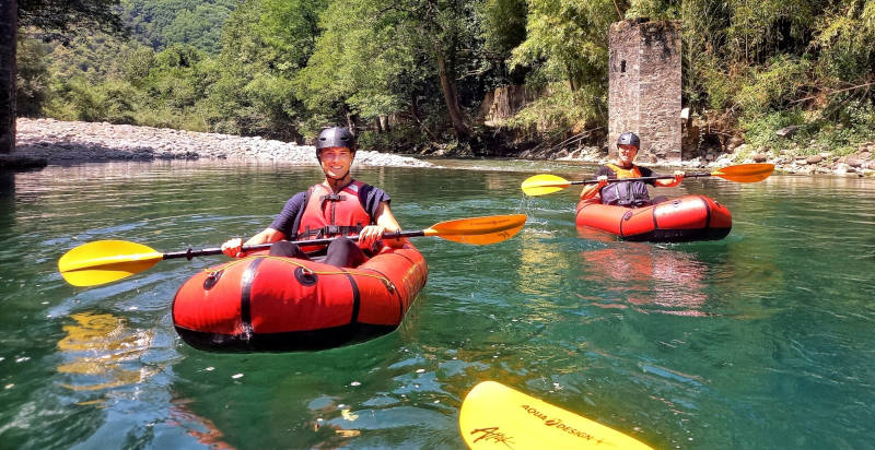Divertimento in packrafting sul fiume Serchio con regali24