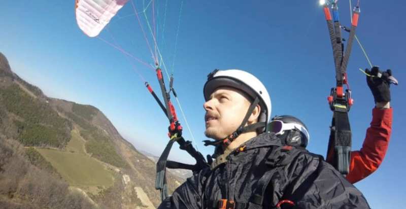 Esperienza di parapendio biposto a Cusercoli, volo sulle creste appenniniche