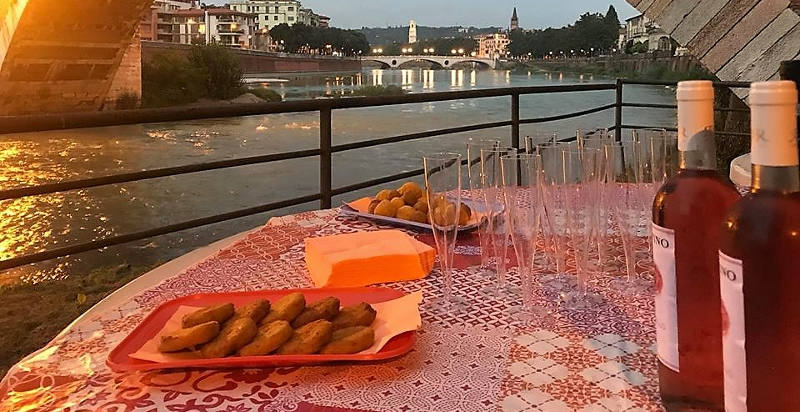 Esperienza rafting e degustazione Verona