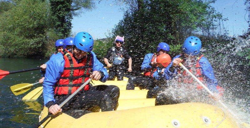 Avventura di rafting a Rieti per gli amanti dell'adrenalina