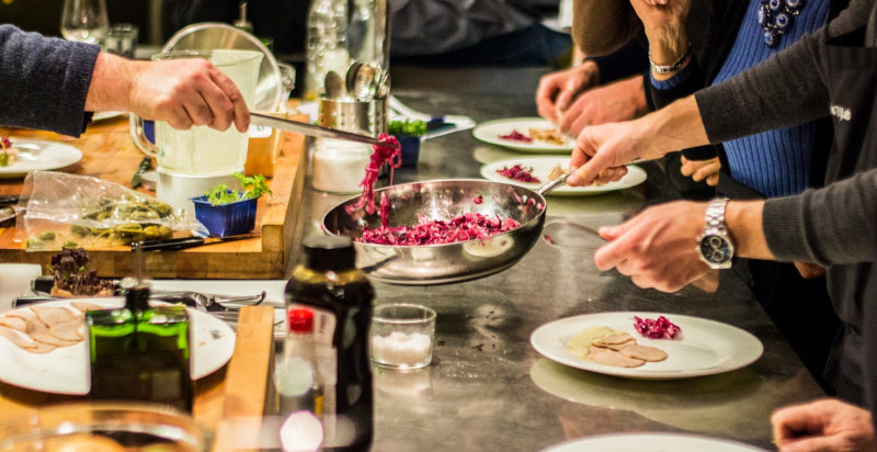 Piatti preparati durante un corso di cucina a Milano