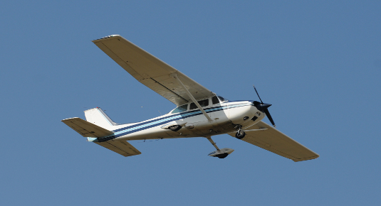 Esperienza di volo in aeroplano nella campagna lombarda