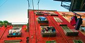 Scorcio di una strada pittoresca a Napoli
