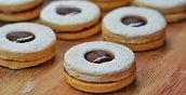 Pasticceria tradizionale toscana durante il corso di biscotti fatti in casa
