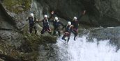 Bellezza naturale e avventura nel canyoning sul fiume Sermenza
