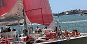 Evento esclusivo su un catamarano a Venezia con aperitivo