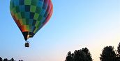 Esperienza unica: volo in mongolfiera per due con brindisi e degustazione tipica in Calabria