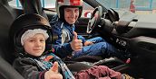 Bambino felice su Ferrari a Lecce sul circuito La Conca di Muro Leccese