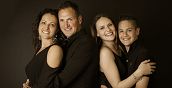 Sessione fotografica famiglia a Bolzano in studio