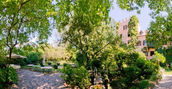 Giardino secolare di Castel Pienzenau, perfetto per passeggiate e relax