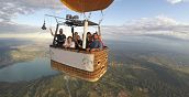 Vista panoramica da mongolfiera a Masino