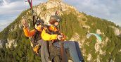 Vista panoramica della Val d'Adige durante un volo in parapendio