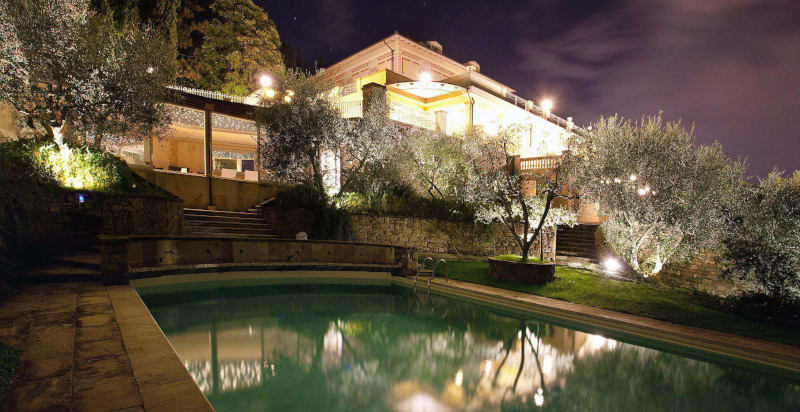 Piscina esterna della spa a Villa La Borghetta, resort wellness Toscana