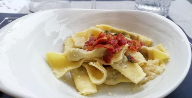 Tour gastronomico a Bergamo Alta e assaggio dei casoncelli