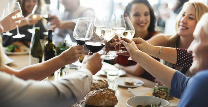 Vino piemontese degustato durante un tour street food a Torino