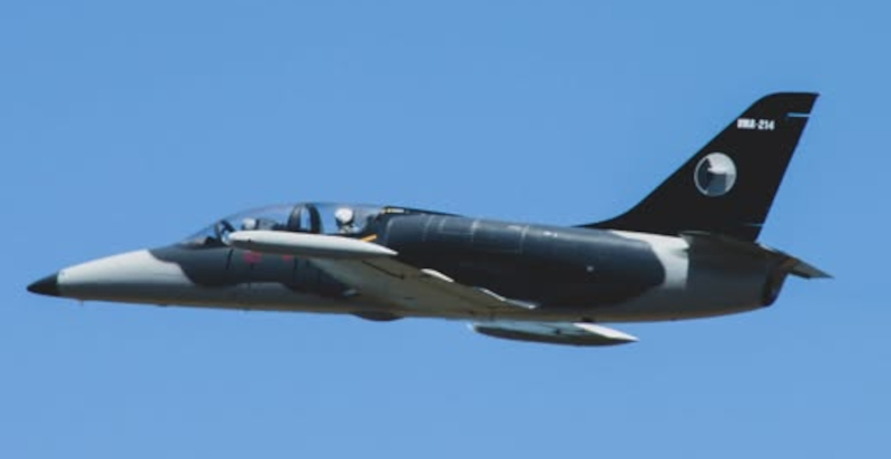 Esperienza di volo su aereo da combattimento in Valle d'Aosta