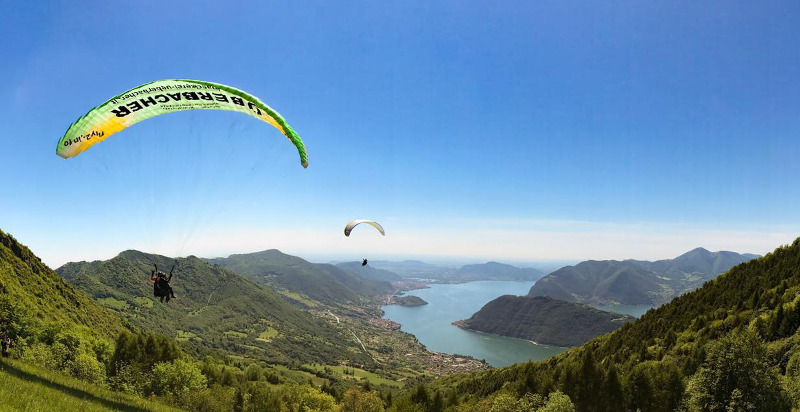 Volo in parapendio lago d'Iseo