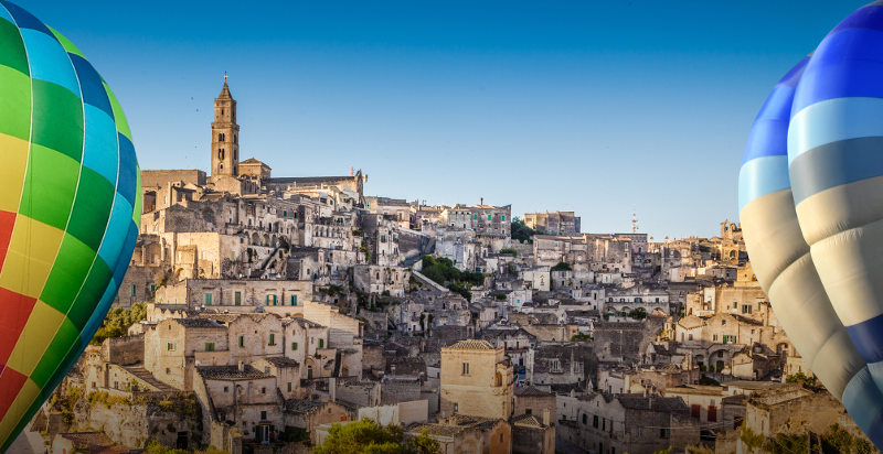 Volare sopra i sassi di Matera in mongolfiera